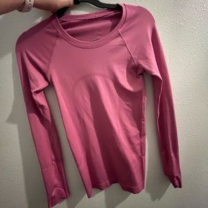 luluelmon swiflty long sleeve 2.0!!! NEVER WORN